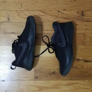 Like New Nike big boys sneakers